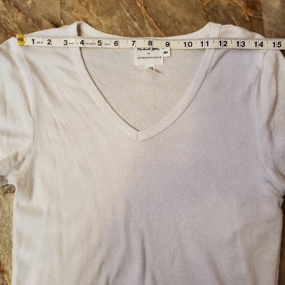 Michael Stars for Anthro EUC M/L stretchy fitted v-neck tee white - Picture 5 of 9